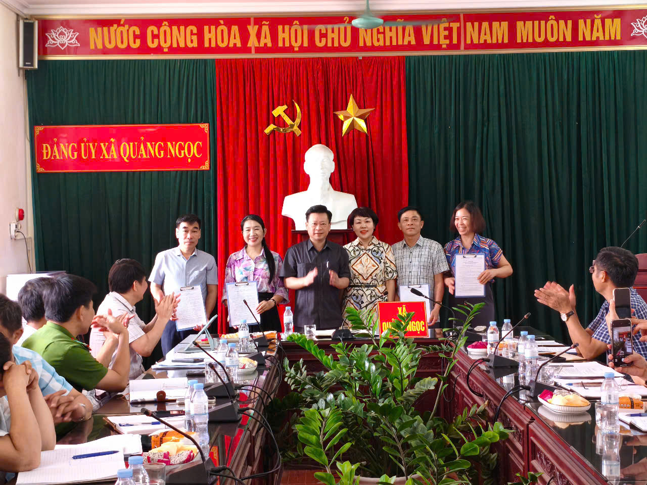 Anh-tin-bai